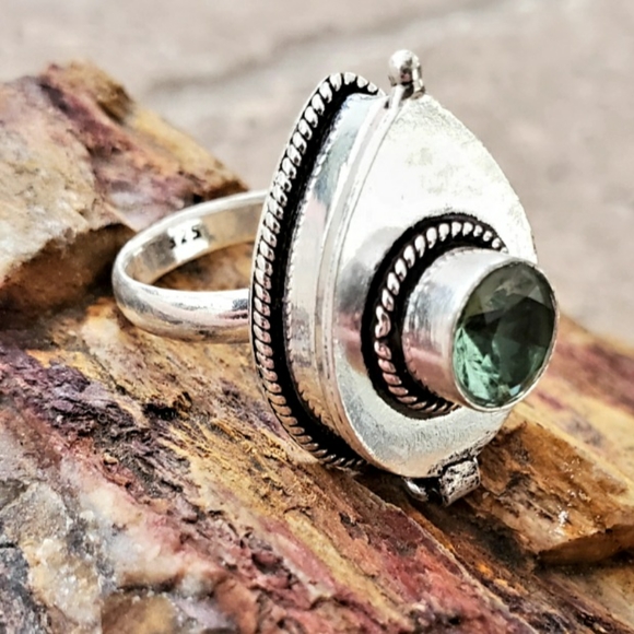 New Green Quartz 925 Silver Poison Ring. - Picture 6 of 16